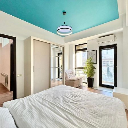City Center - Next To Holiday Inn -2Br Apartment Tbilisi Bagian luar foto