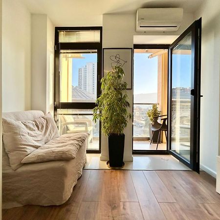 City Center - Next To Holiday Inn -2Br Apartment Tbilisi Bagian luar foto