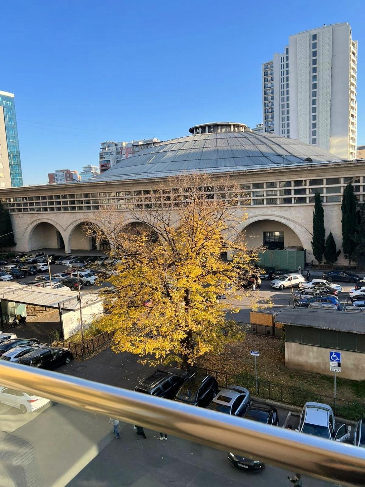 City Center - Next To Holiday Inn -2Br Apartment Tbilisi Bagian luar foto