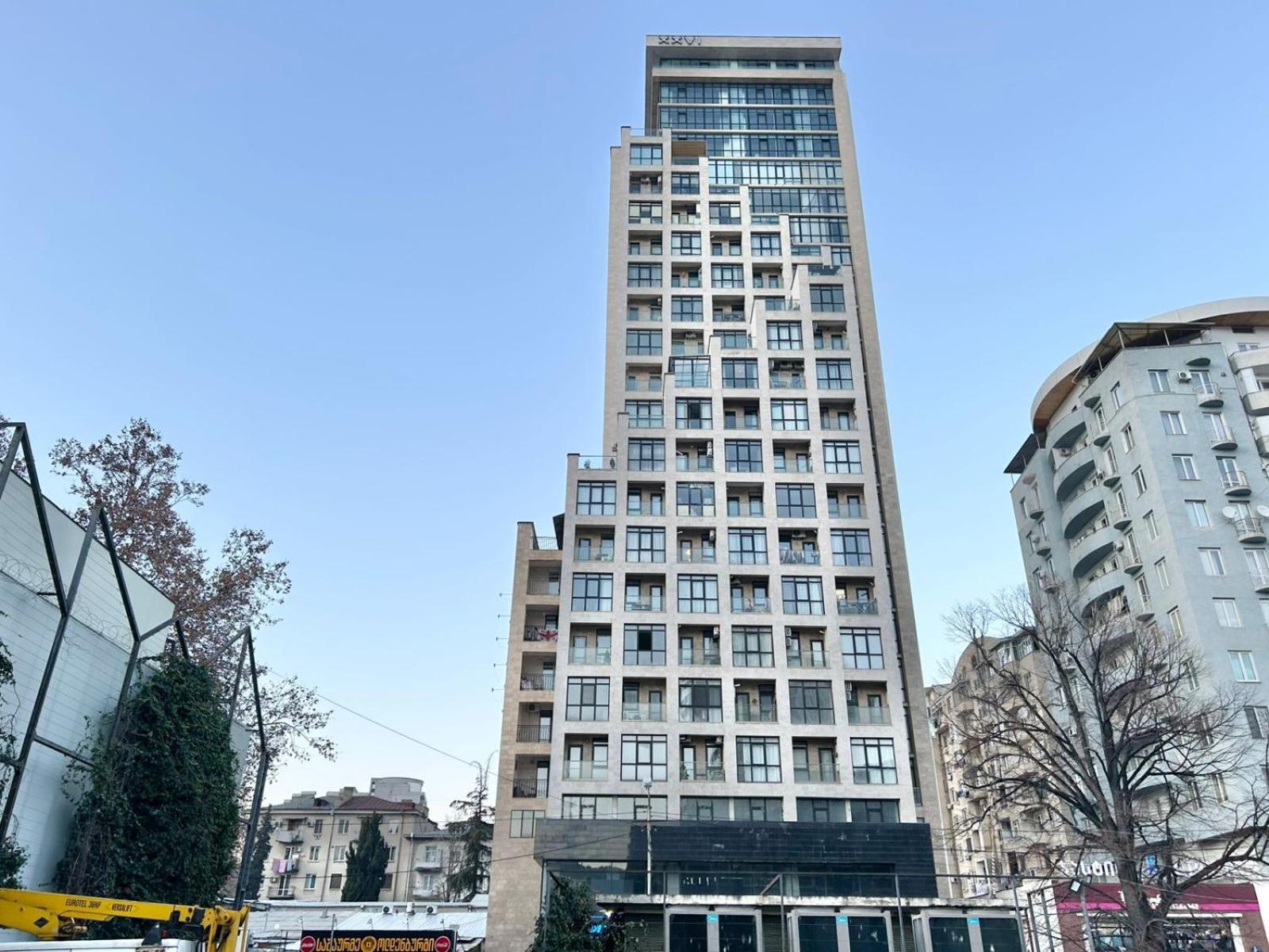 City Center - Next To Holiday Inn -2Br Apartment Tbilisi Bagian luar foto