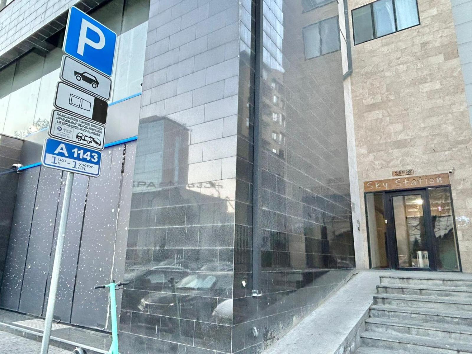 City Center - Next To Holiday Inn -2Br Apartment Tbilisi Bagian luar foto