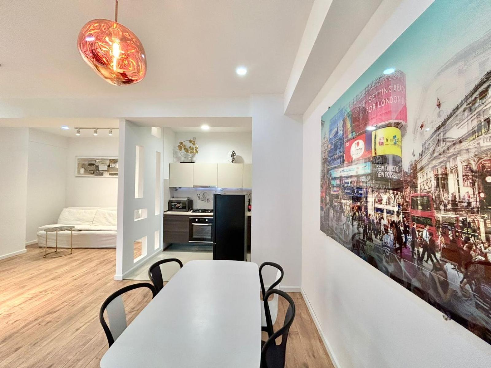 City Center - Next To Holiday Inn -2Br Apartment Tbilisi Bagian luar foto