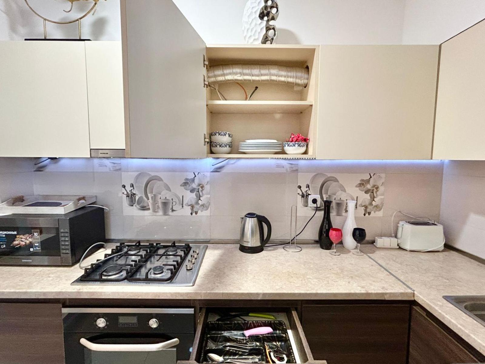 City Center - Next To Holiday Inn -2Br Apartment Tbilisi Bagian luar foto