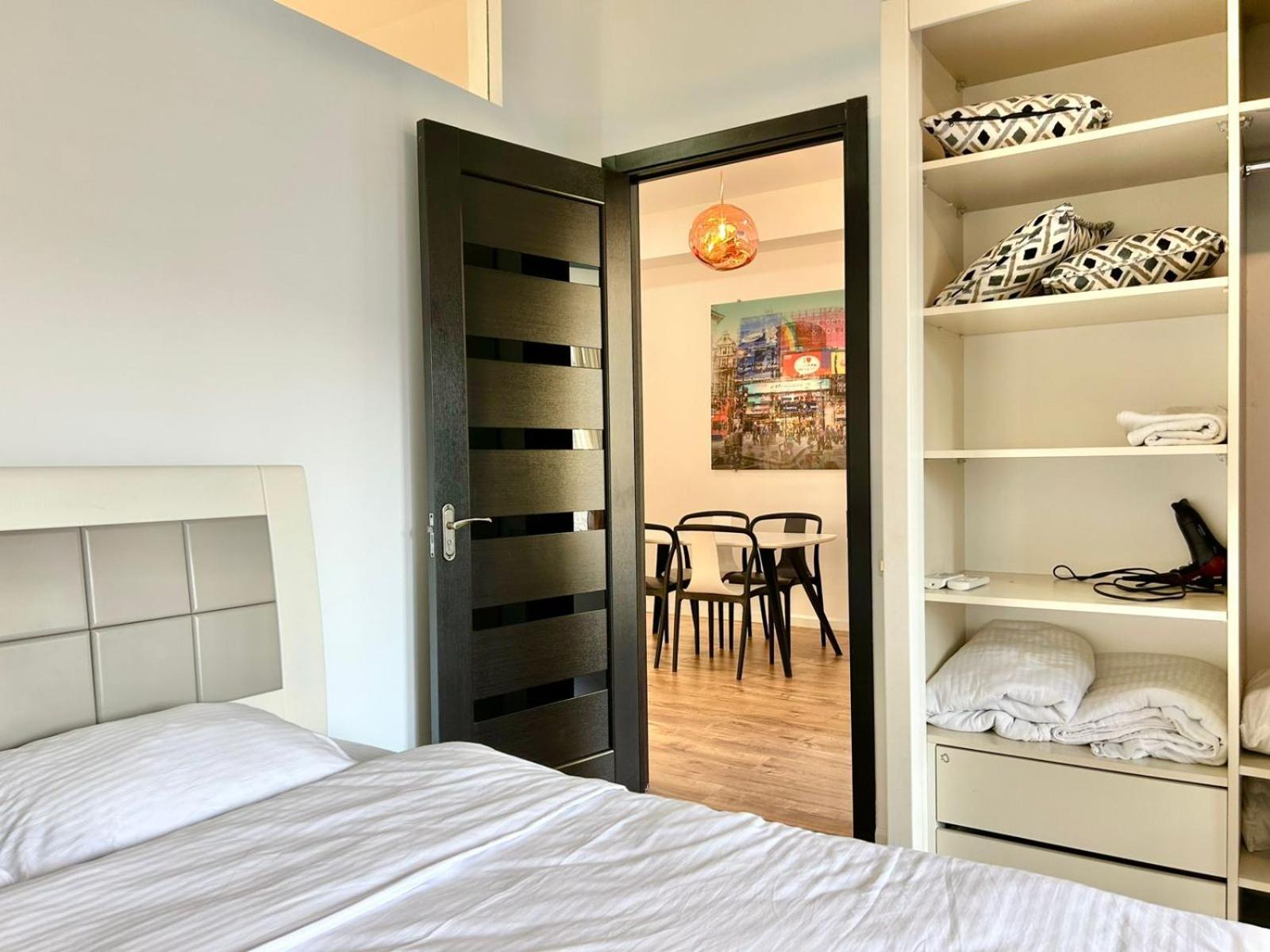 City Center - Next To Holiday Inn -2Br Apartment Tbilisi Bagian luar foto