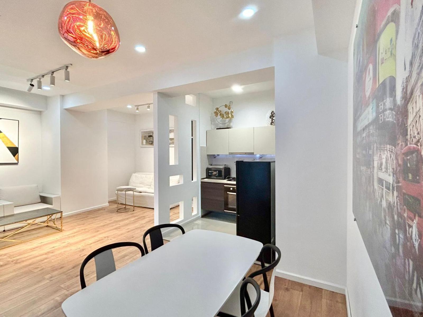 City Center - Next To Holiday Inn -2Br Apartment Tbilisi Bagian luar foto