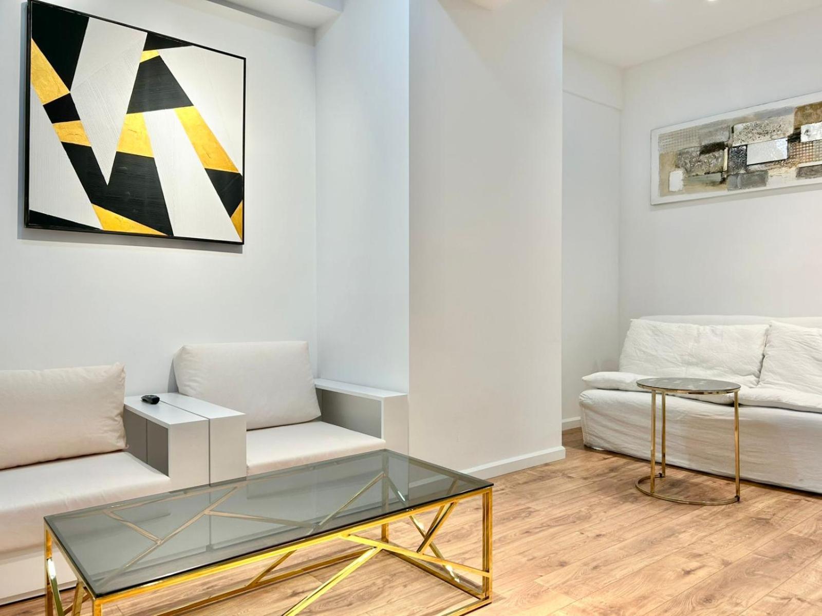 City Center - Next To Holiday Inn -2Br Apartment Tbilisi Bagian luar foto