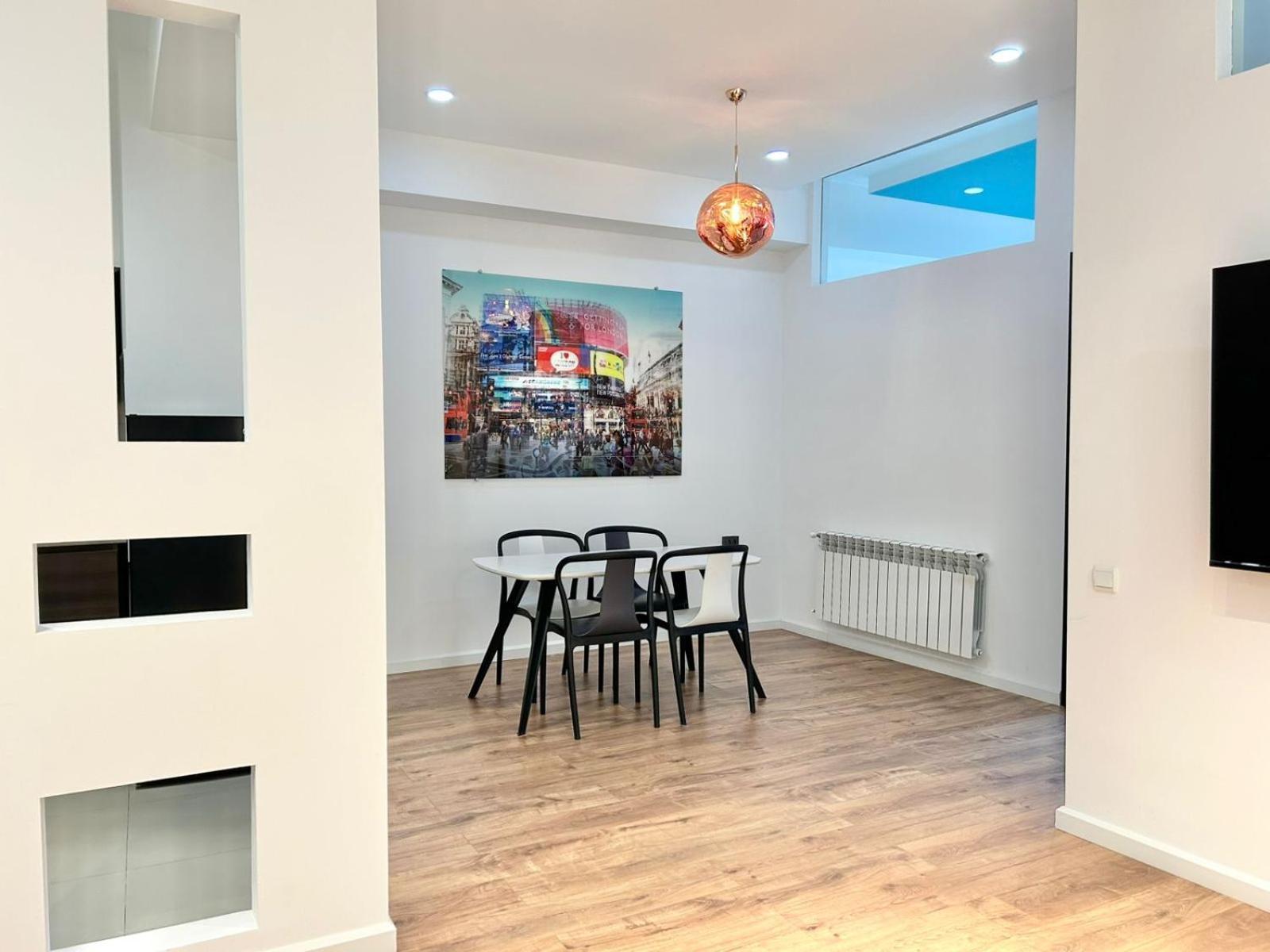 City Center - Next To Holiday Inn -2Br Apartment Tbilisi Bagian luar foto
