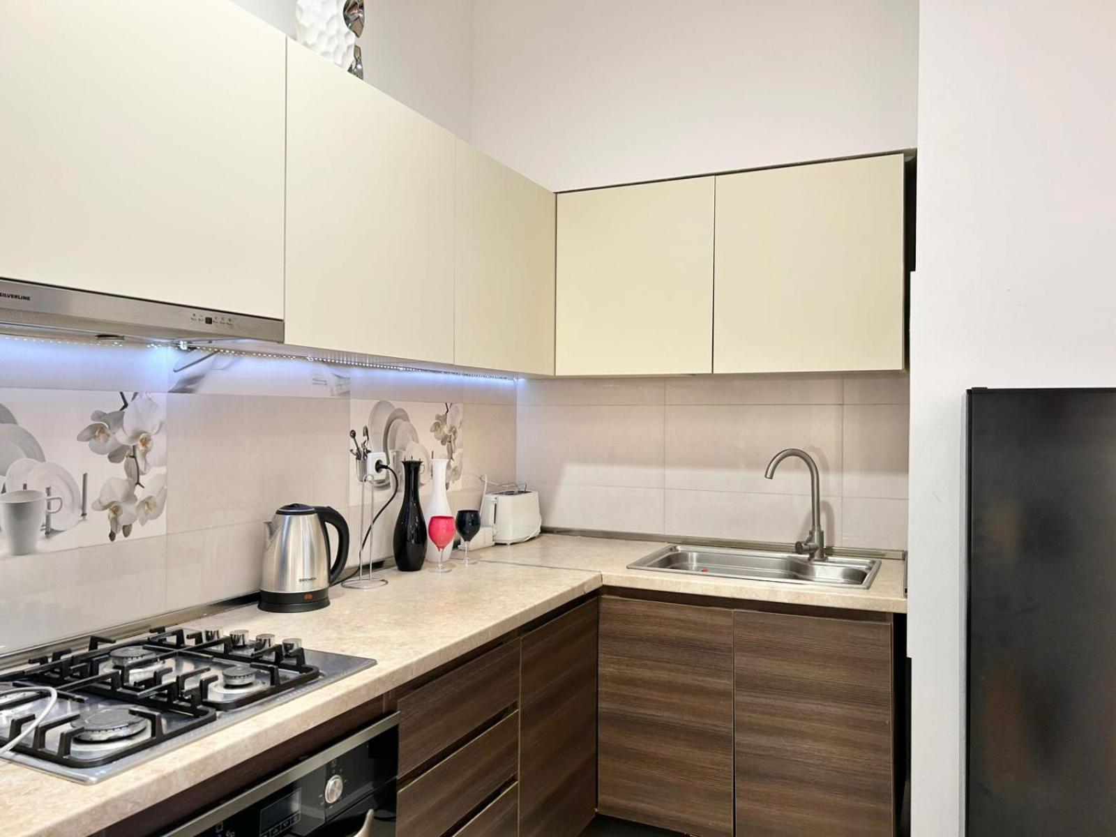 City Center - Next To Holiday Inn -2Br Apartment Tbilisi Bagian luar foto