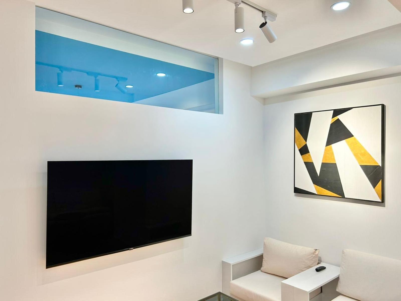 City Center - Next To Holiday Inn -2Br Apartment Tbilisi Bagian luar foto