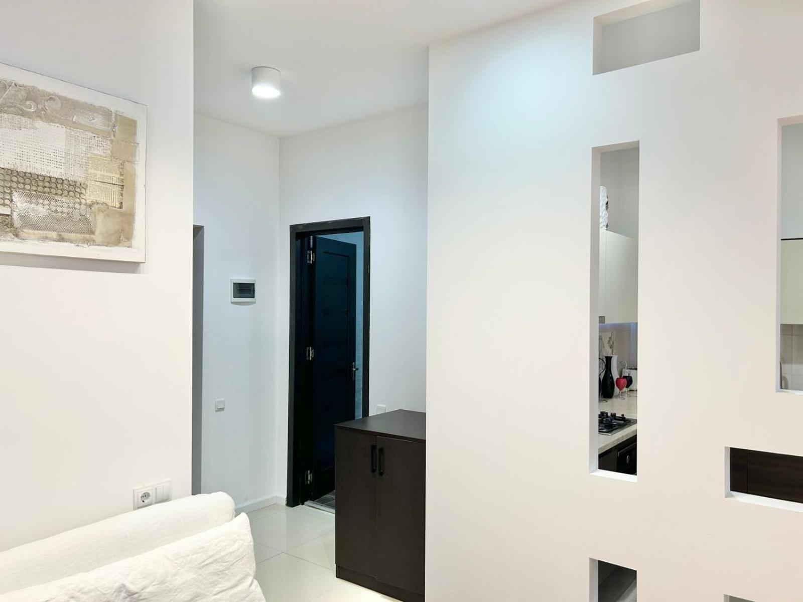 City Center - Next To Holiday Inn -2Br Apartment Tbilisi Bagian luar foto